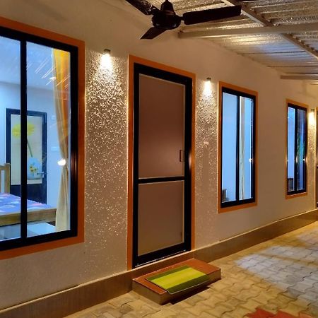 Hangout Kalyanpur Exterior photo